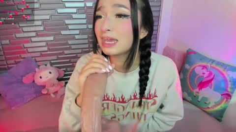 I S S A B E L A Igissaa ax    Xlittleissa  online show from February 24, 2025, 2:26 pm