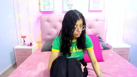 Issa  online show from November 21, 2025, 3:38 am