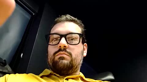 italianbigboy932 online show from April 27, 2026, 8:01 am