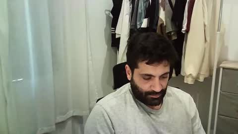 italianboybcn online show from November 22, 2025, 8:46 am