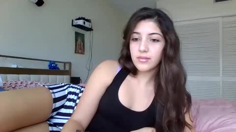Snapshot of italiankittyx chatting on May 24, 2026, 9:42 pm ItalianKitty online show from May 24, 2026, 9:42 pm