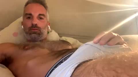 italiantoyboy84 online show from October 1, 2025, 11:00 pm