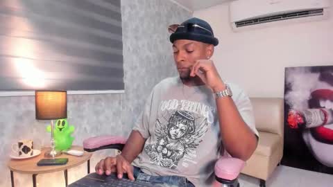 Snapshot of itanxfor chatting on November 13, 2025, 1:43 pm itanxfor online show from November 13, 2025, 1:43 pm