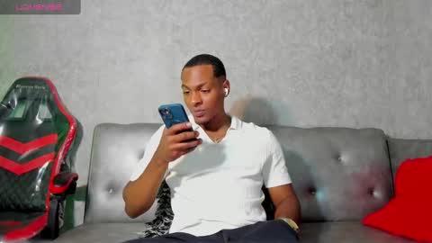 Snapshot of itanxfor chatting on November 16, 2025, 12:55 pm itanxfor online show from November 16, 2025, 12:55 pm