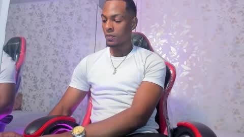 Snapshot of itanxfor chatting on December 17, 2025, 12:55 pm itanxfor online show from December 17, 2025, 12:55 pm