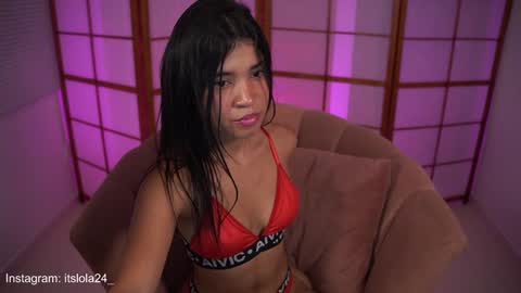Snapshot of its_lola chatting on January 21, 2025, 3:26 am   online show from January 21, 2025, 3:26 am