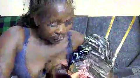 Snapshot of its_sweet chatting on September 17, 2025, 3:46 pm BigAss horny online show from September 17, 2025, 3:46 pm