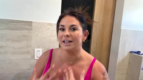 Snapshot of itsabbyrose_ chatting on February 6, 2026, 5:38 pm Abby Rose online show from February 6, 2026, 5:38 pm