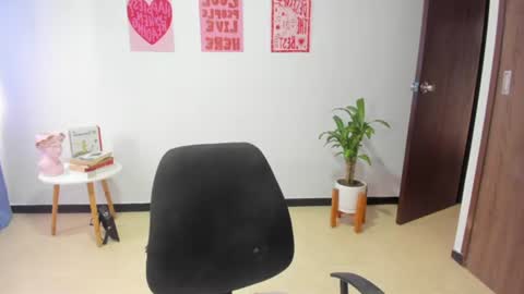Snapshot of itscamill chatting on July 12, 2026, 7:38 pm camill online show from July 12, 2026, 7:38 pm