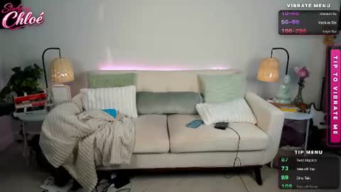 itschloelaurent online show from June 13, 2026, 6:50 pm