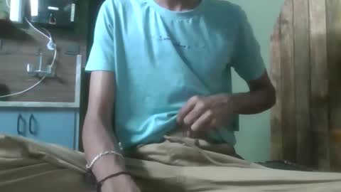 Snapshot of itsme_doofus chatting on April 3, 2026, 9:57 pm Doofus online show from April 3, 2026, 9:57 pm