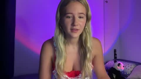 Snapshot of itsssosierra chatting on February 26, 2025, 7:49 pm Sierra online show from February 26, 2025, 7:49 pm