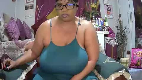 itumeleng74 online show from September 9, 2025, 3:50 am