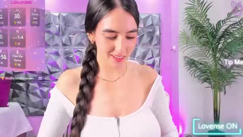 Snapshot of itzel_geneva chatting on May 6, 2026, 3:17 pm Itzel online show from May 6, 2026, 3:17 pm