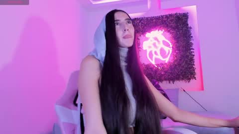 Snapshot of itzel_geneva chatting on May 31, 2026, 5:42 pm Itzel online show from May 31, 2026, 5:42 pm