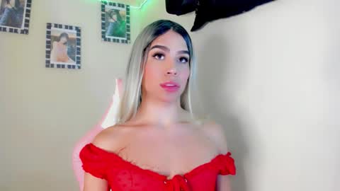 Snapshot of ivana_foxxx chatting on October 5, 2025, 5:22 pm Ivanna online show from October 5, 2025, 5:22 pm