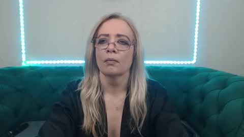 ivanacharm online show from January 19, 2026, 4:49 am