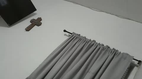 ivanasukuoff online show from April 4, 2026, 1:59 am