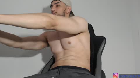 ivanhot279 online show from December 13, 2024, 7:53 pm