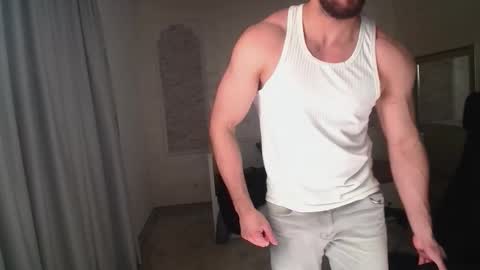 Snapshot of ivanhydee chatting on January 16, 2026, 5:55 am IvanHydee online show from January 16, 2026, 5:55 am