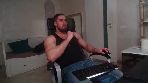 Snapshot of ivanhydee chatting on February 2, 2026, 5:50 am IvanHydee online show from February 2, 2026, 5:50 am