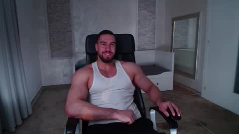 Snapshot of ivanhydee chatting on March 4, 2026, 5:46 am IvanHydee online show from March 4, 2026, 5:46 am