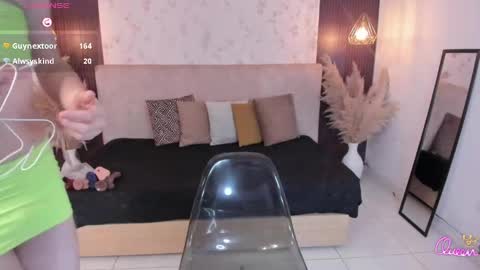 Snapshot of ivannarosse chatting on April 13, 2026, 10:04 pm Dylan online show from April 13, 2026, 10:04 pm