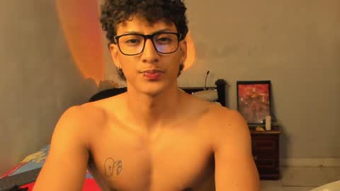 Snapshot of ivano_jones chatting on December 10, 2024, 5:39 am Ivano online show from December 10, 2024, 5:39 am