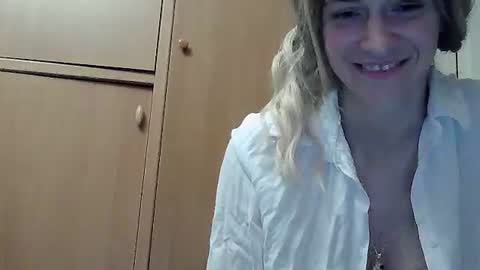 ivetta911 online show from November 11, 2025, 2:28 pm