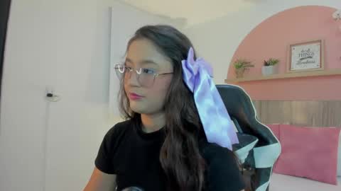I V E T T E online show from May 13, 2026, 7:55 pm
