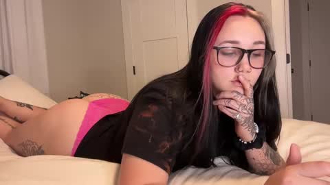 Snapshot of iveyjade33 chatting on September 21, 2025, 6:26 am ivey jade online show from September 21, 2025, 6:26 am