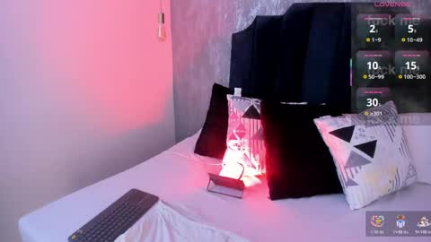 Snapshot of ivi_jones_ chatting on April 19, 2026, 8:33 pm Ivi jones online show from April 19, 2026, 8:33 pm