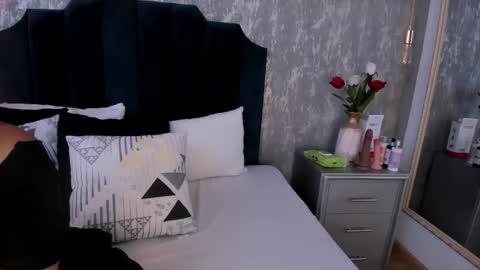Snapshot of ivi_jones_ chatting on April 25, 2026, 12:30 pm Ivi jones online show from April 25, 2026, 12:30 pm