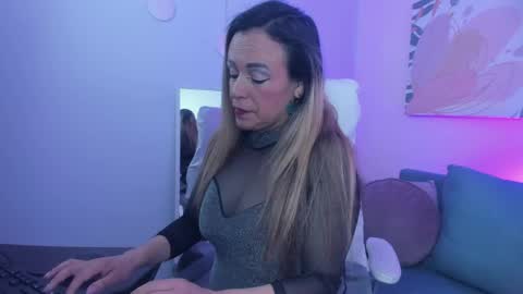 Snapshot of ivonne_4 chatting on April 22, 2026, 1:12 pm Ivonne online show from April 22, 2026, 1:12 pm
