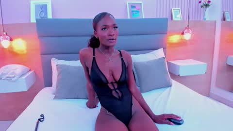 Ivonne Duval  online show from March 6, 2026, 4:58 pm