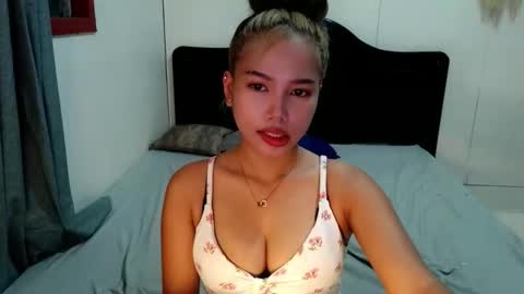 ivory_whore online show from March 19, 2026, 10:08 am