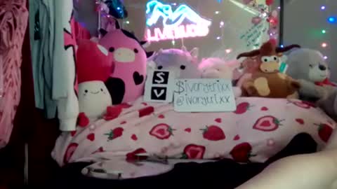 ivorytrixx online show from June 15, 2026, 3:31 am