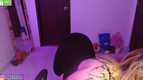 Snapshot of ivy_1111 chatting on January 10, 2026, 12:45 am Ivy online show from January 10, 2026, 12:45 am