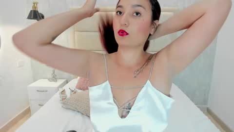 Snapshot of ivy_joness chatting on December 15, 2025, 3:38 pm IVY online show from December 15, 2025, 3:38 pm