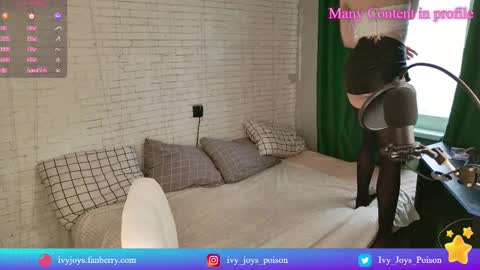 I v y  online show from February 22, 2025, 10:29 am