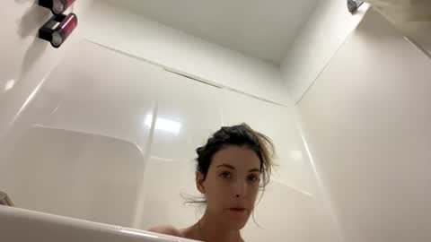 ivy_rose90 online show from April 29, 2026, 1:43 am