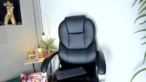 Ivy online show from December 27, 2024, 1:07 pm