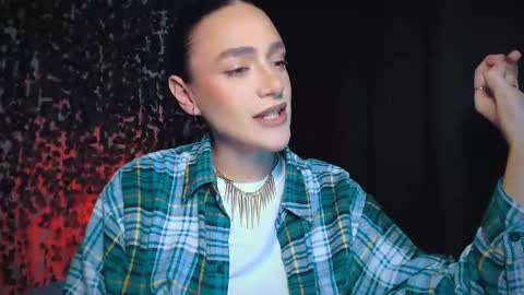 Snapshot of ivyjonson chatting on March 5, 2025, 6:45 pm Miss Ivy online show from March 5, 2025, 6:45 pm