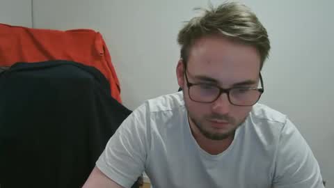 iwantfucknow online show from December 15, 2025, 2:32 pm