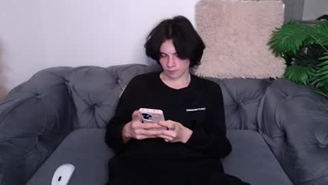 Maxim online show from February 14, 2025, 7:33 pm