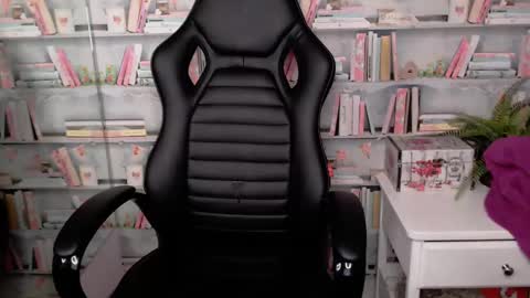 Maxim online show from February 27, 2025, 11:48 pm