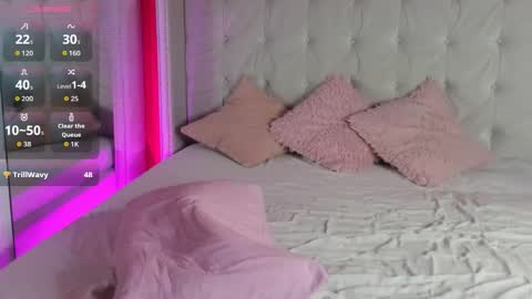 Maxim online show from September 28, 2025, 10:26 pm