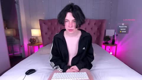 Maxim online show from October 28, 2025, 2:53 pm