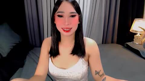 UR LOVELY IYANNA online show from November 21, 2025, 7:01 pm