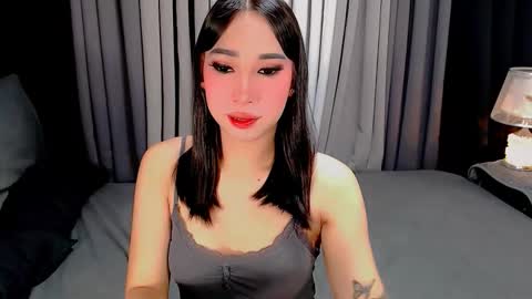 UR LOVELY IYANNA online show from November 24, 2025, 7:02 pm